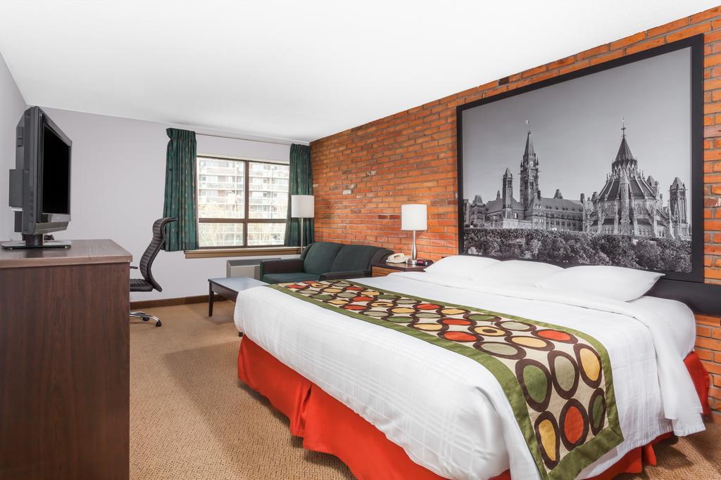 Super 8 By Wyndham Sudbury On Hotel Exterior photo